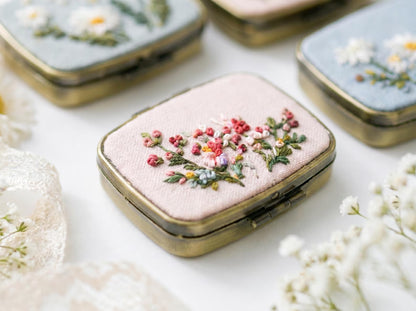 Hand Embroidered Floral Jewelry Box, Personalized Linen Ring Box, Vintage Mini Keepsake Case, Bridesmaid Gift, Wedding Ring Holder