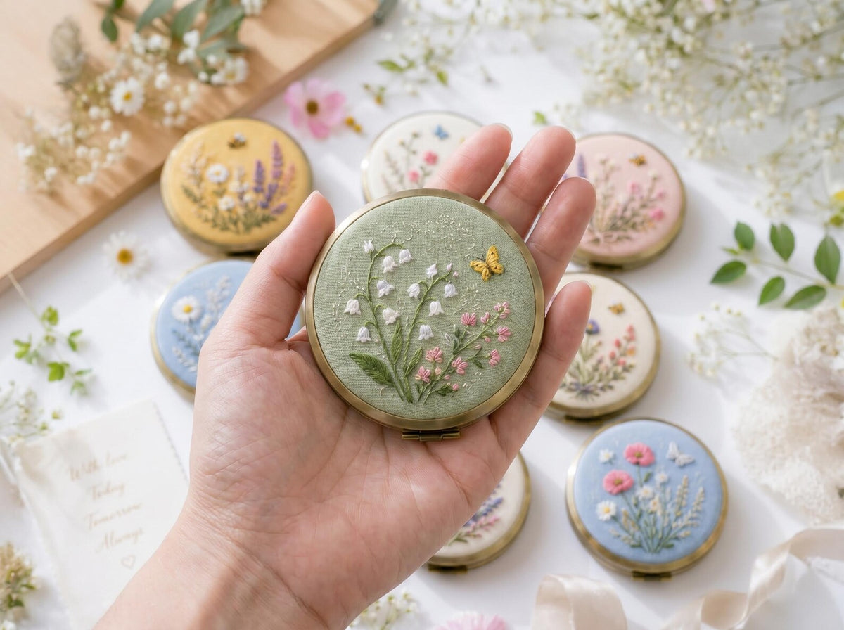 Hand Embroidered Floral Jewelry Box, Personalized Linen Ring Box, Vintage Mini Keepsake Case, Bridesmaid Gift, Wedding Ring Holder
