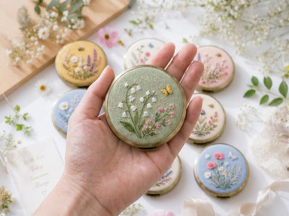 Hand Embroidered Floral Jewelry Box, Personalized Linen Ring Box, Vintage Mini Keepsake Case, Bridesmaid Gift, Wedding Ring Holder