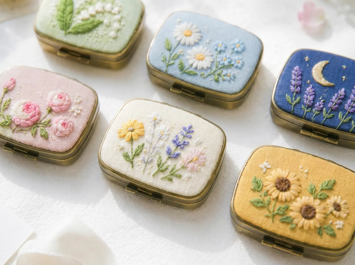 Hand Embroidered Floral Jewelry Box, Personalized Linen Ring Box, Vintage Mini Keepsake Case, Bridesmaid Gift, Wedding Ring Holder