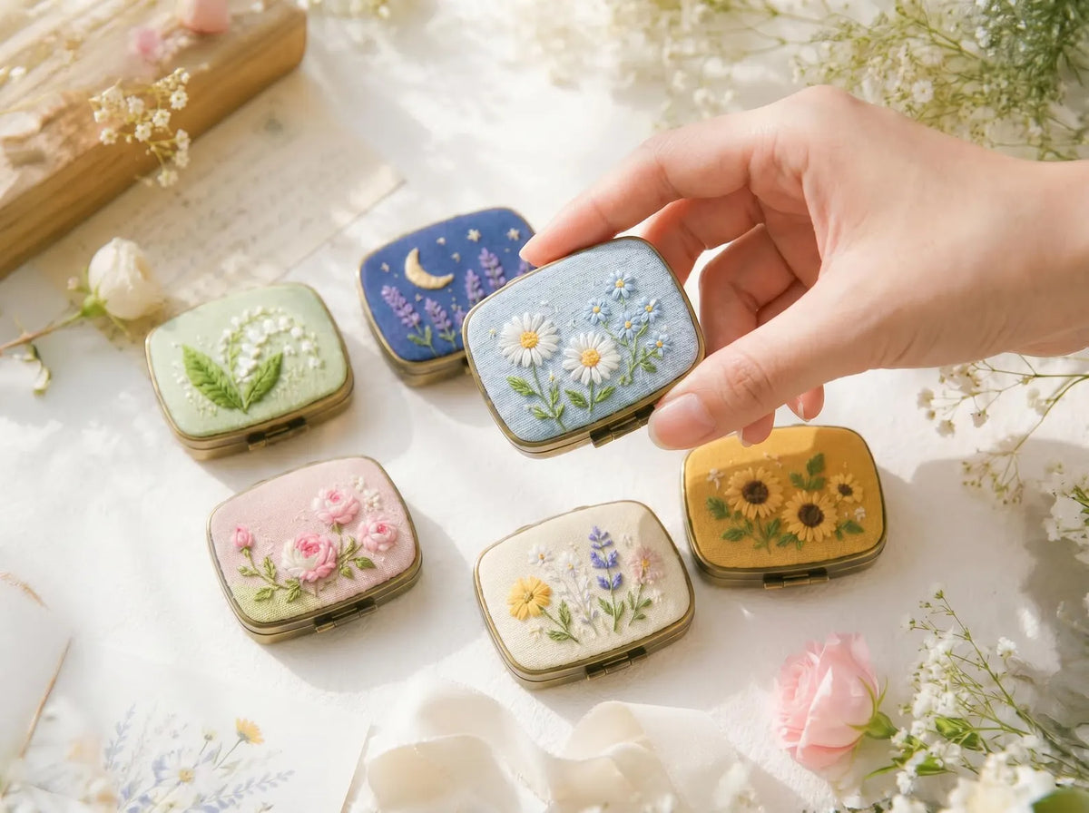 Hand Embroidered Floral Jewelry Box, Personalized Linen Ring Box, Vintage Mini Keepsake Case, Bridesmaid Gift, Wedding Ring Holder