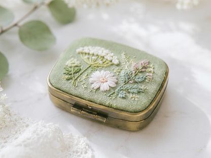 Hand Embroidered Floral Jewelry Box, Personalized Linen Ring Box, Vintage Mini Keepsake Case, Bridesmaid Gift, Wedding Ring Holder