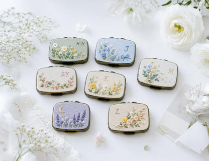 Hand Embroidered Floral Jewelry Box, Personalized Linen Ring Box, Vintage Mini Keepsake Case, Bridesmaid Gift, Wedding Ring Holder