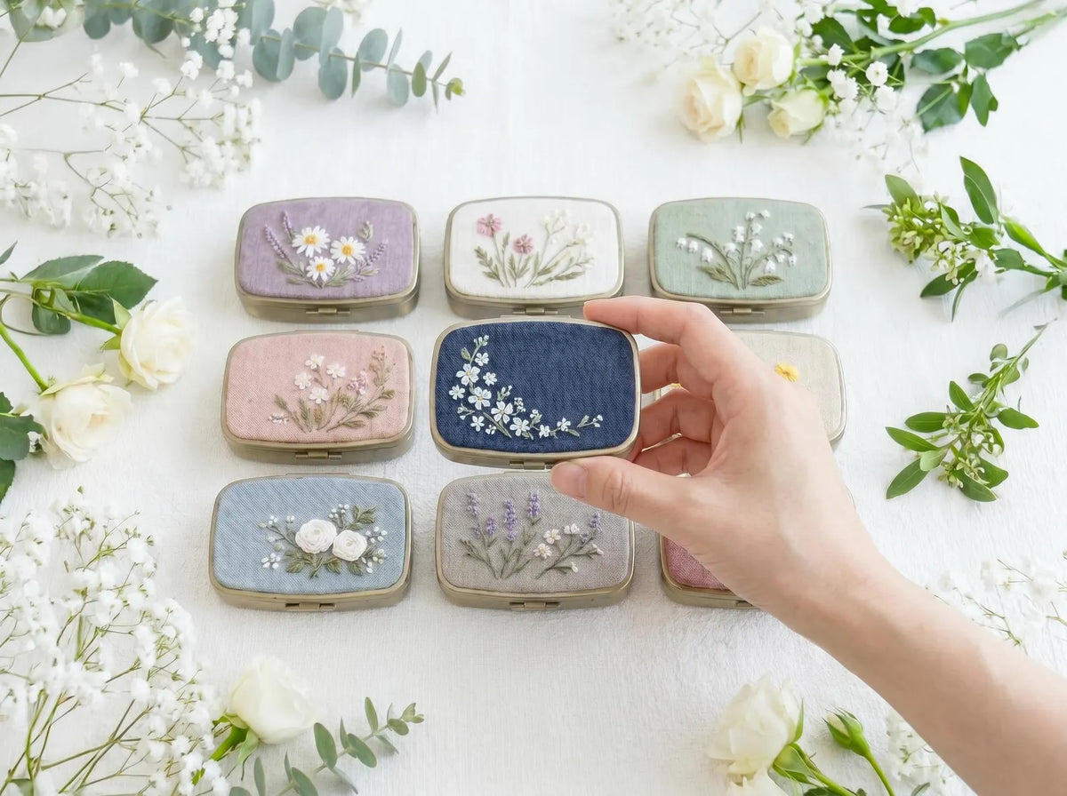 Hand Embroidered Floral Jewelry Box, Personalized Linen Ring Box, Vintage Mini Keepsake Case, Bridesmaid Gift, Wedding Ring Holder
