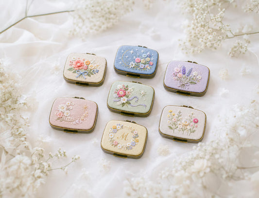 Hand Embroidered Floral Jewelry Box, Personalized Linen Ring Box, Vintage Mini Keepsake Case, Bridesmaid Gift, Wedding Ring Holder