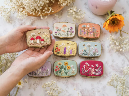 Hand Embroidered Floral Jewelry Box, Personalized Linen Ring Box, Vintage Mini Keepsake Case, Bridesmaid Gift, Wedding Ring Holder
