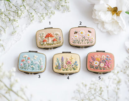 Hand Embroidered Floral Jewelry Box, Personalized Linen Ring Box, Vintage Mini Keepsake Case, Bridesmaid Gift, Wedding Ring Holder