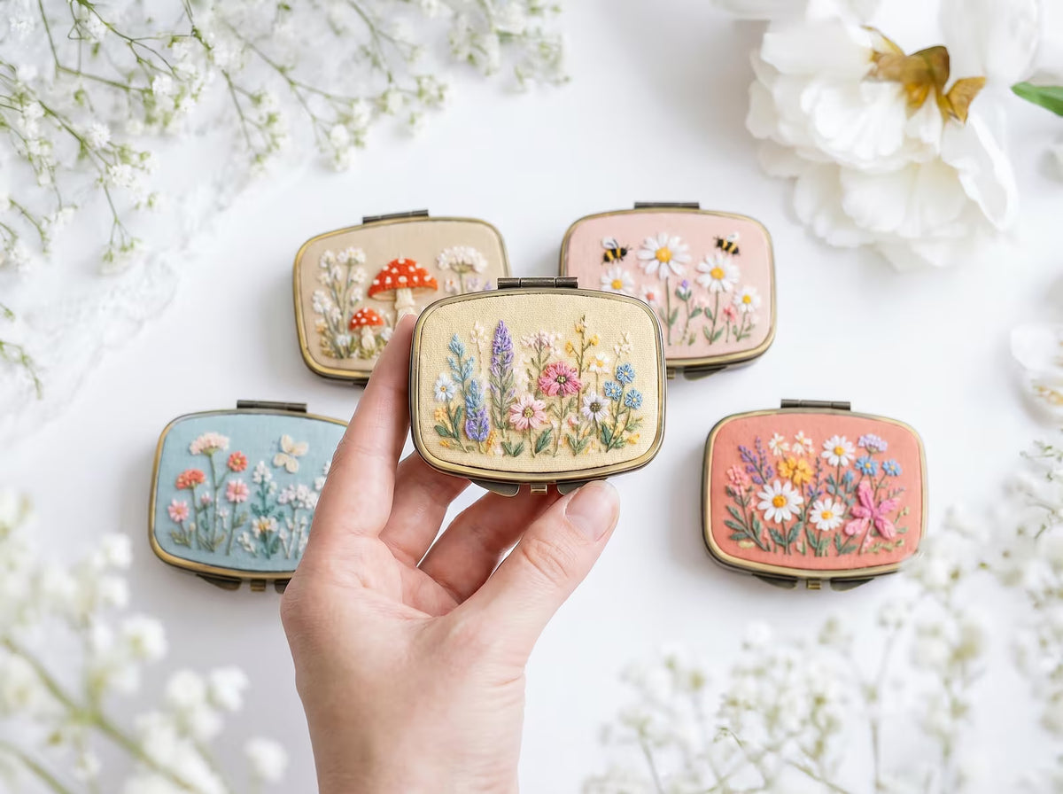 Hand Embroidered Floral Jewelry Box, Personalized Linen Ring Box, Vintage Mini Keepsake Case, Bridesmaid Gift, Wedding Ring Holder