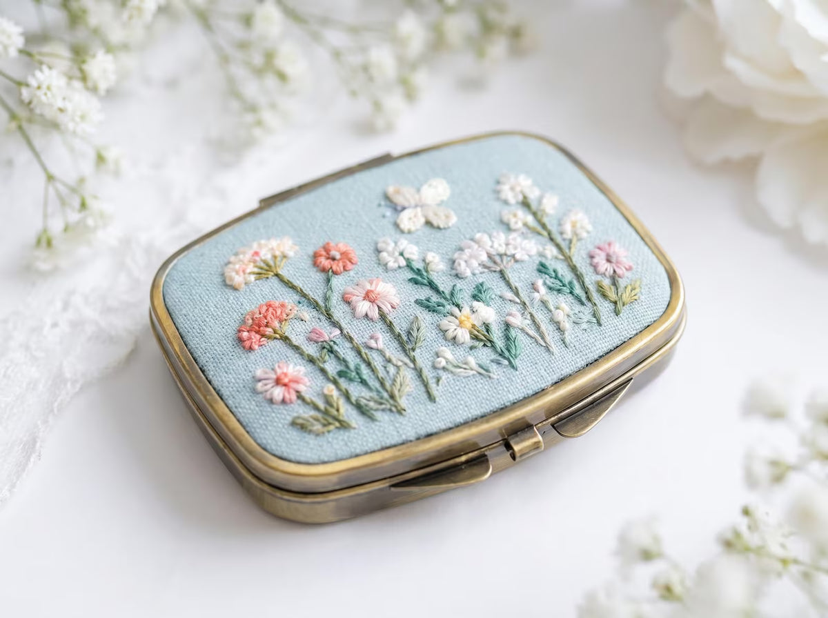Hand Embroidered Floral Jewelry Box, Personalized Linen Ring Box, Vintage Mini Keepsake Case, Bridesmaid Gift, Wedding Ring Holder