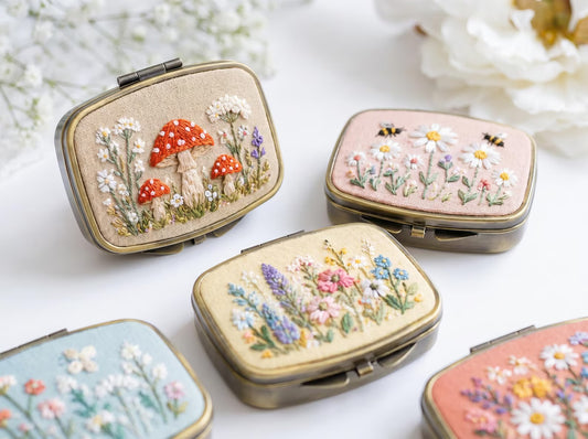 Hand Embroidered Floral Jewelry Box, Personalized Linen Ring Box, Vintage Mini Keepsake Case, Bridesmaid Gift, Wedding Ring Holder