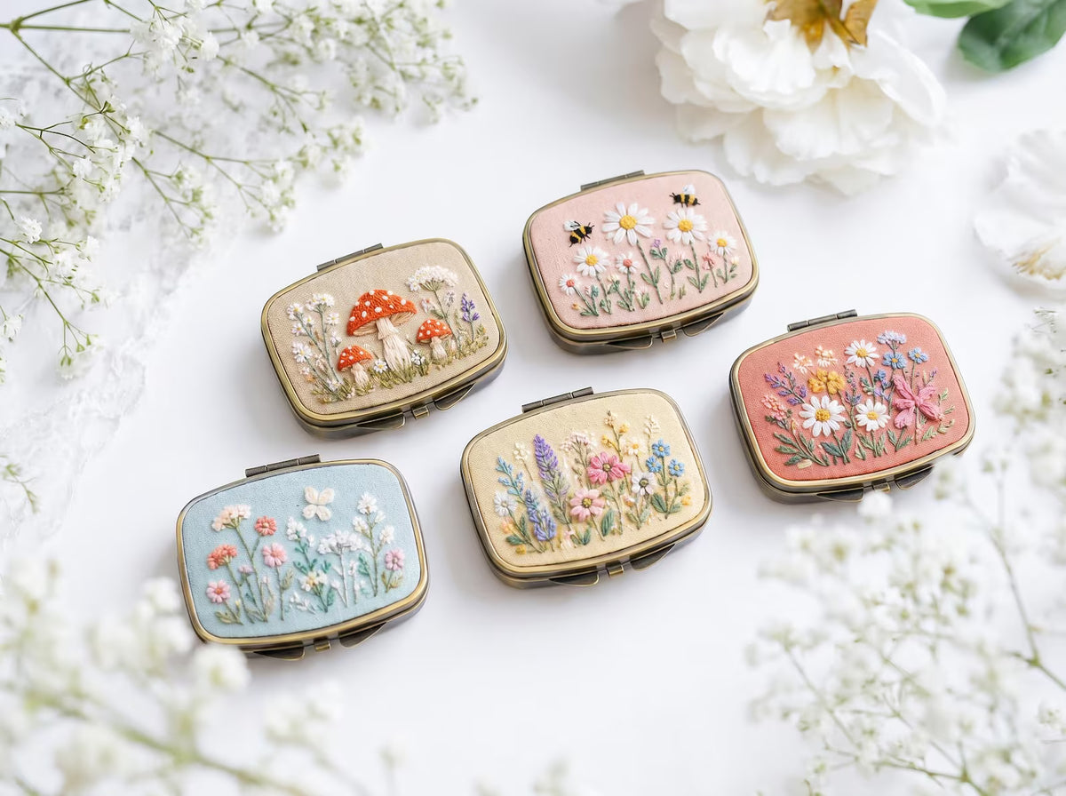 Hand Embroidered Floral Jewelry Box, Personalized Linen Ring Box, Vintage Mini Keepsake Case, Bridesmaid Gift, Wedding Ring Holder