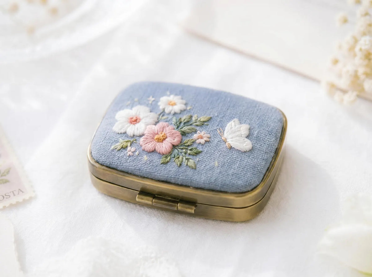 Hand Embroidered Floral Jewelry Box, Personalized Linen Ring Box, Vintage Mini Keepsake Case, Bridesmaid Gift, Wedding Ring Holder