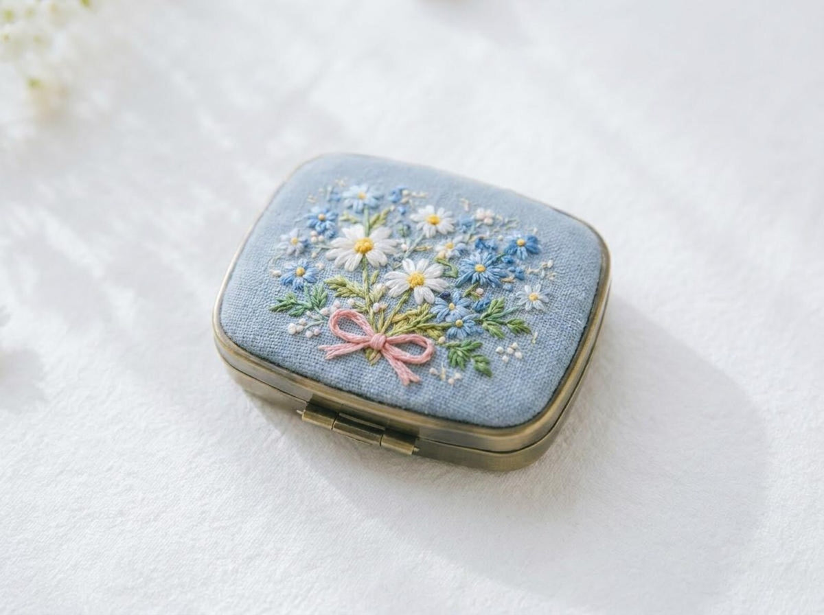 Hand Embroidered Floral Jewelry Box, Personalized Linen Ring Box, Vintage Mini Keepsake Case, Bridesmaid Gift, Wedding Ring Holder