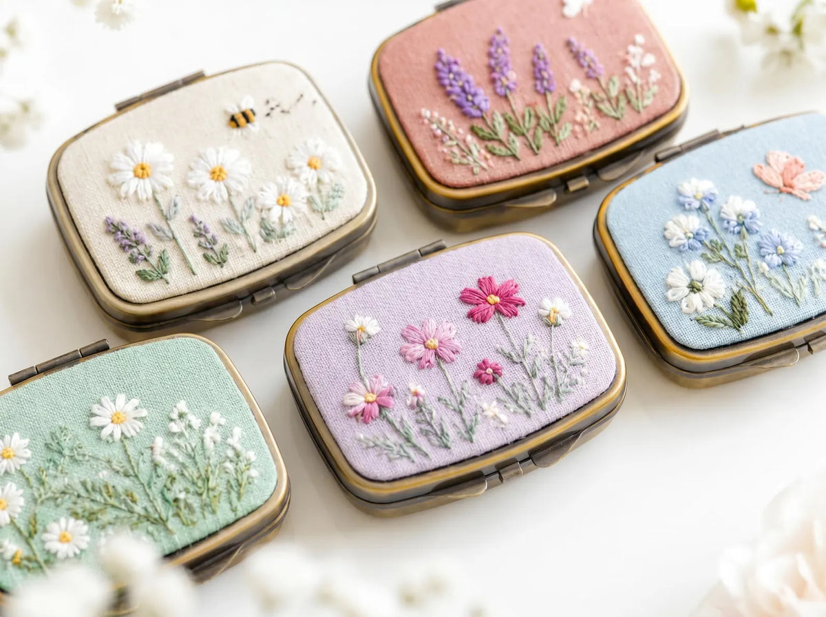 Hand Embroidered Floral Jewelry Box, Personalized Linen Ring Box, Vintage Mini Keepsake Case, Bridesmaid Gift, Wedding Ring Holder