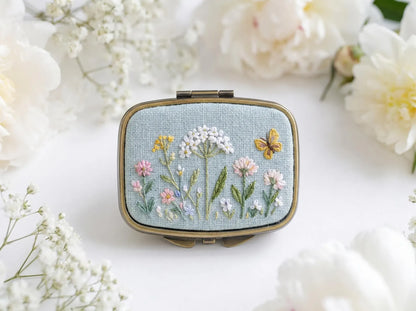 Hand Embroidered Floral Jewelry Box, Personalized Linen Ring Box, Vintage Mini Keepsake Case, Bridesmaid Gift, Wedding Ring Holder