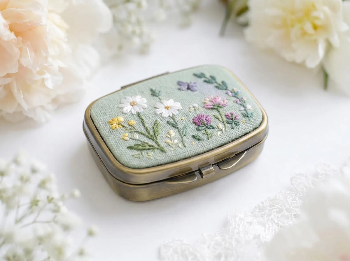 Hand Embroidered Floral Jewelry Box, Personalized Linen Ring Box, Vintage Mini Keepsake Case, Bridesmaid Gift, Wedding Ring Holder