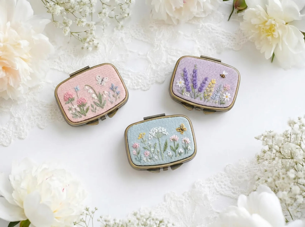 Hand Embroidered Floral Jewelry Box, Personalized Linen Ring Box, Vintage Mini Keepsake Case, Bridesmaid Gift, Wedding Ring Holder