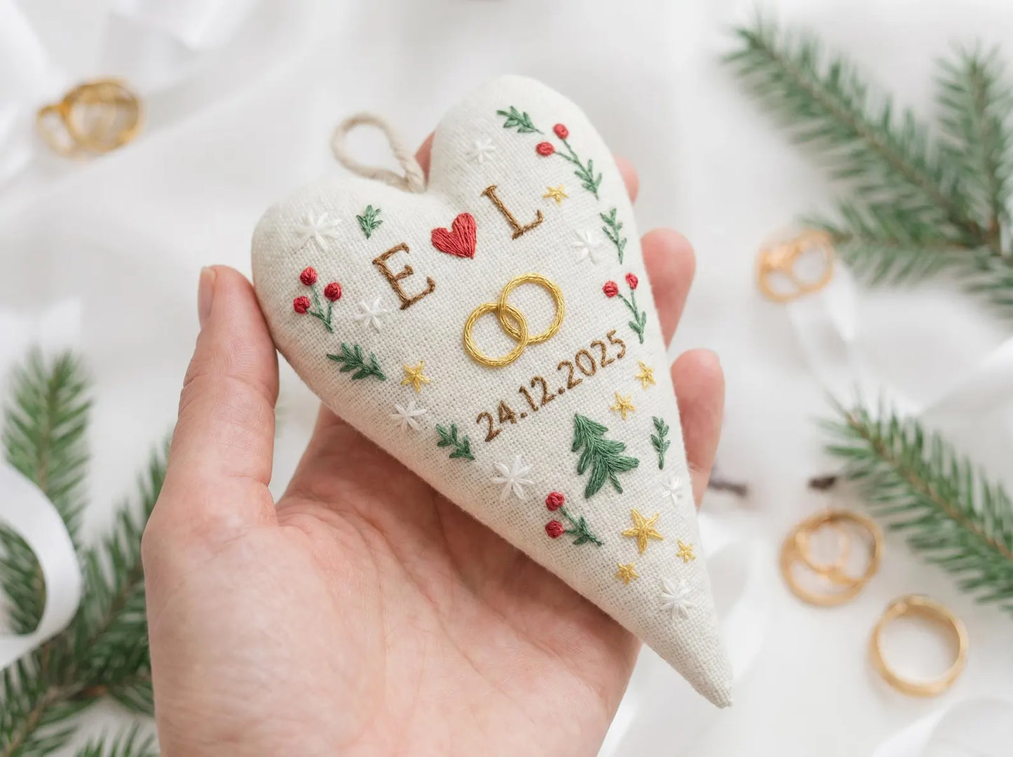 Personalized Wedding Heart Ornament – Hand Embroidered Linen Floral Ornament with Names & Date – Custom Wedding Christmas Gift Decoration
