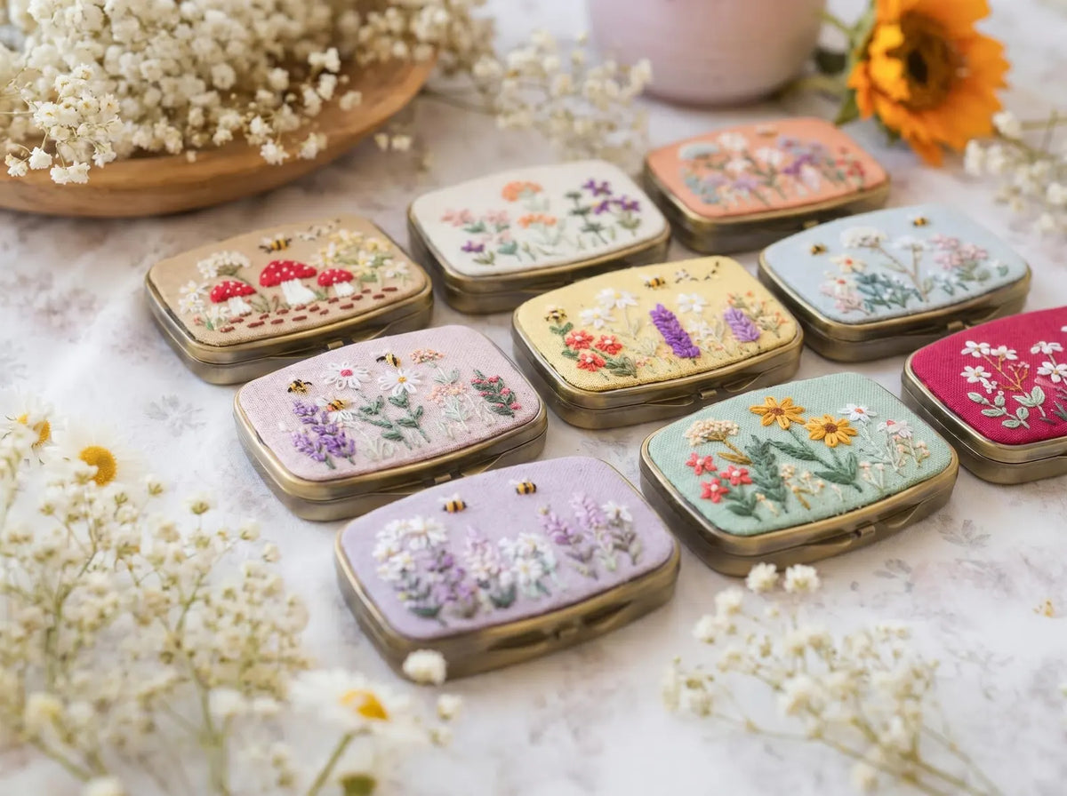 Hand Embroidered Floral Jewelry Box, Personalized Linen Ring Box, Vintage Mini Keepsake Case, Bridesmaid Gift, Wedding Ring Holder