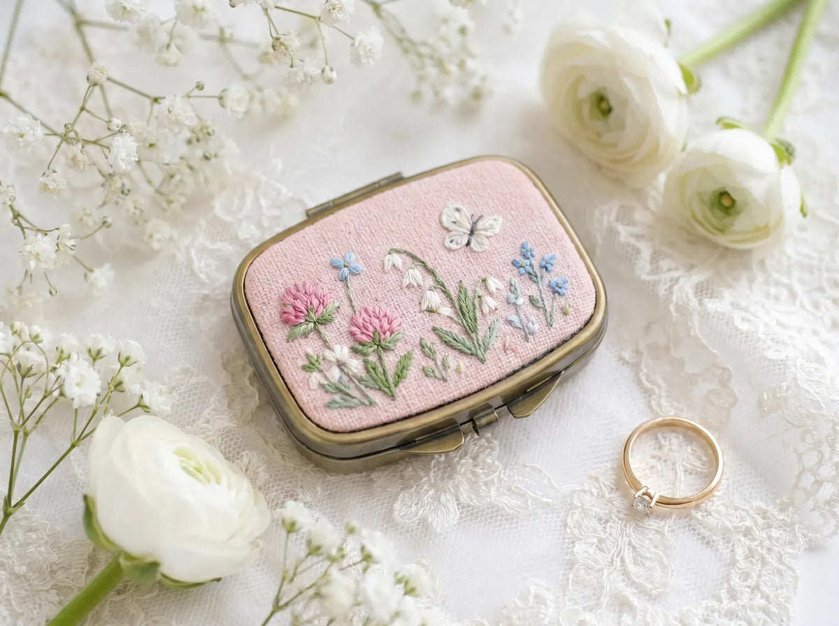 Hand Embroidered Floral Jewelry Box, Personalized Linen Ring Box, Vintage Mini Keepsake Case, Bridesmaid Gift, Wedding Ring Holder