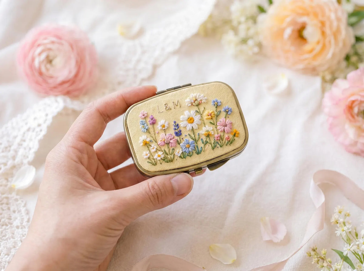Hand Embroidered Floral Jewelry Box, Personalized Linen Ring Box, Vintage Mini Keepsake Case, Bridesmaid Gift, Wedding Ring Holder