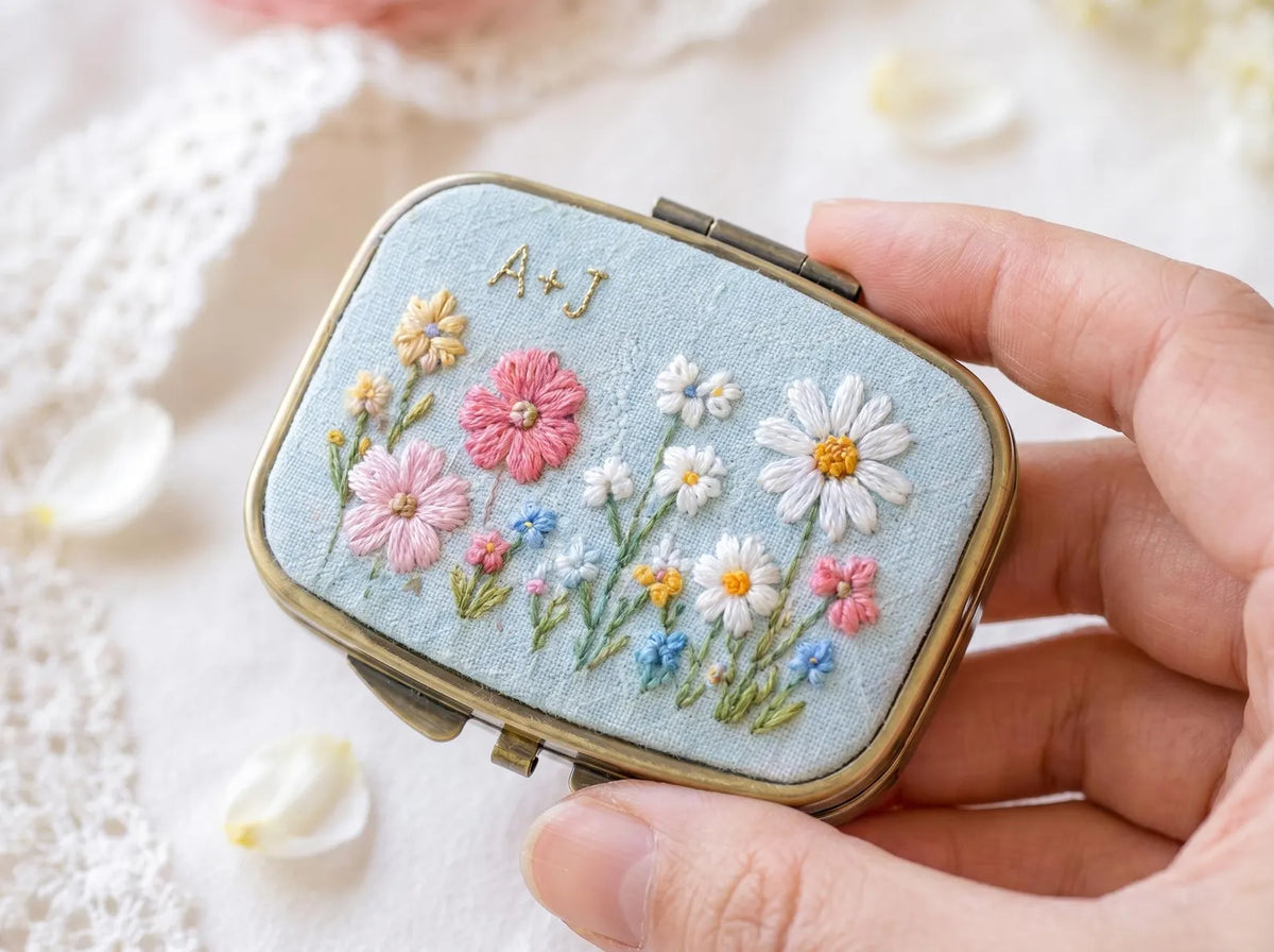 Hand Embroidered Floral Jewelry Box, Personalized Linen Ring Box, Vintage Mini Keepsake Case, Bridesmaid Gift, Wedding Ring Holder