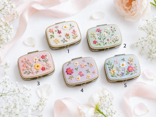 Hand Embroidered Floral Jewelry Box, Personalized Linen Ring Box, Vintage Mini Keepsake Case, Bridesmaid Gift, Wedding Ring Holder