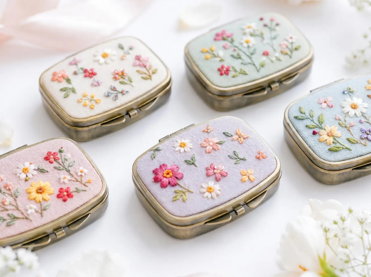 Hand Embroidered Floral Jewelry Box, Personalized Linen Ring Box, Vintage Mini Keepsake Case, Bridesmaid Gift, Wedding Ring Holder