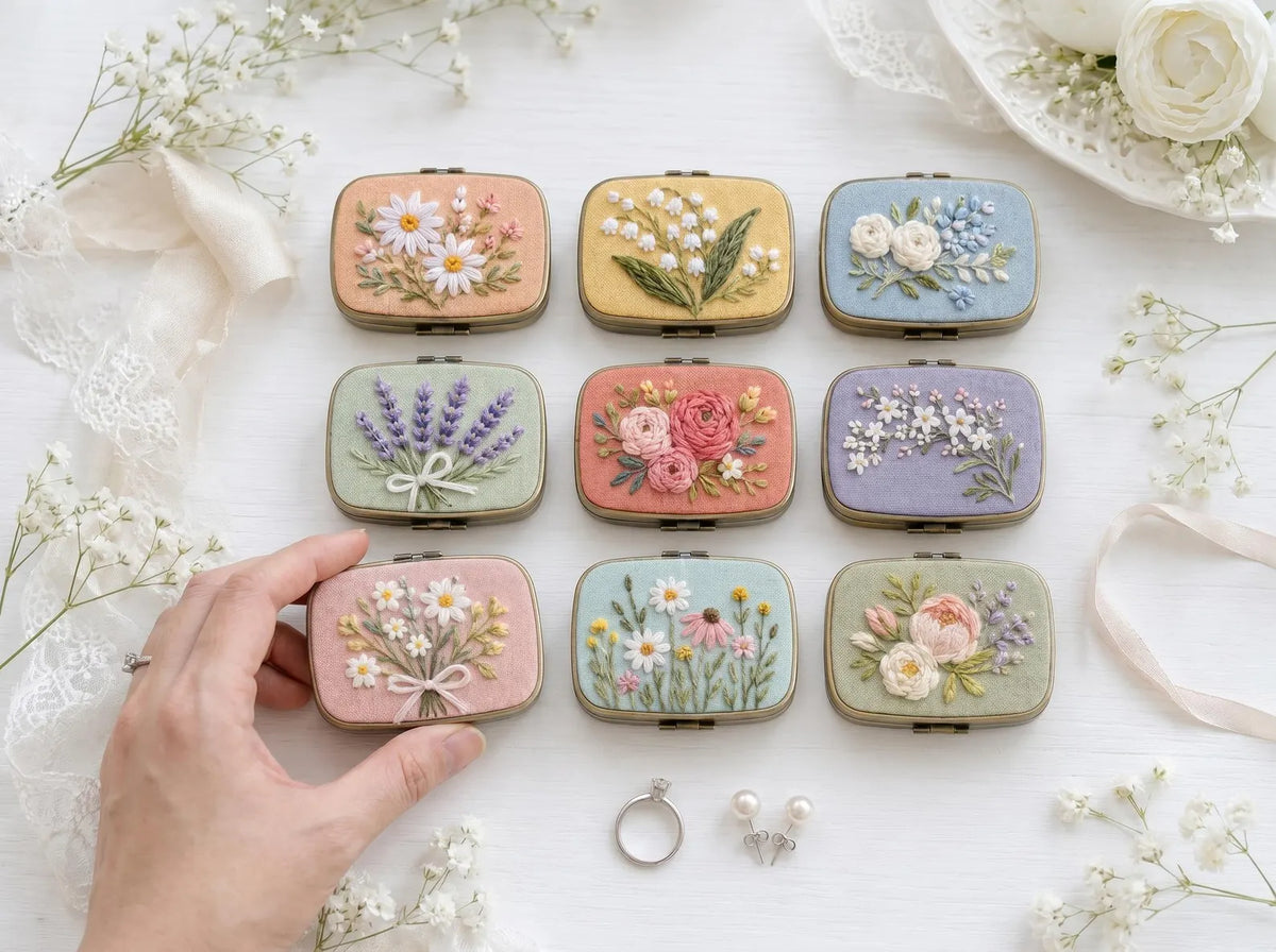 Hand Embroidered Floral Jewelry Box, Personalized Linen Ring Box, Vintage Mini Keepsake Case, Bridesmaid Gift, Wedding Ring Holder