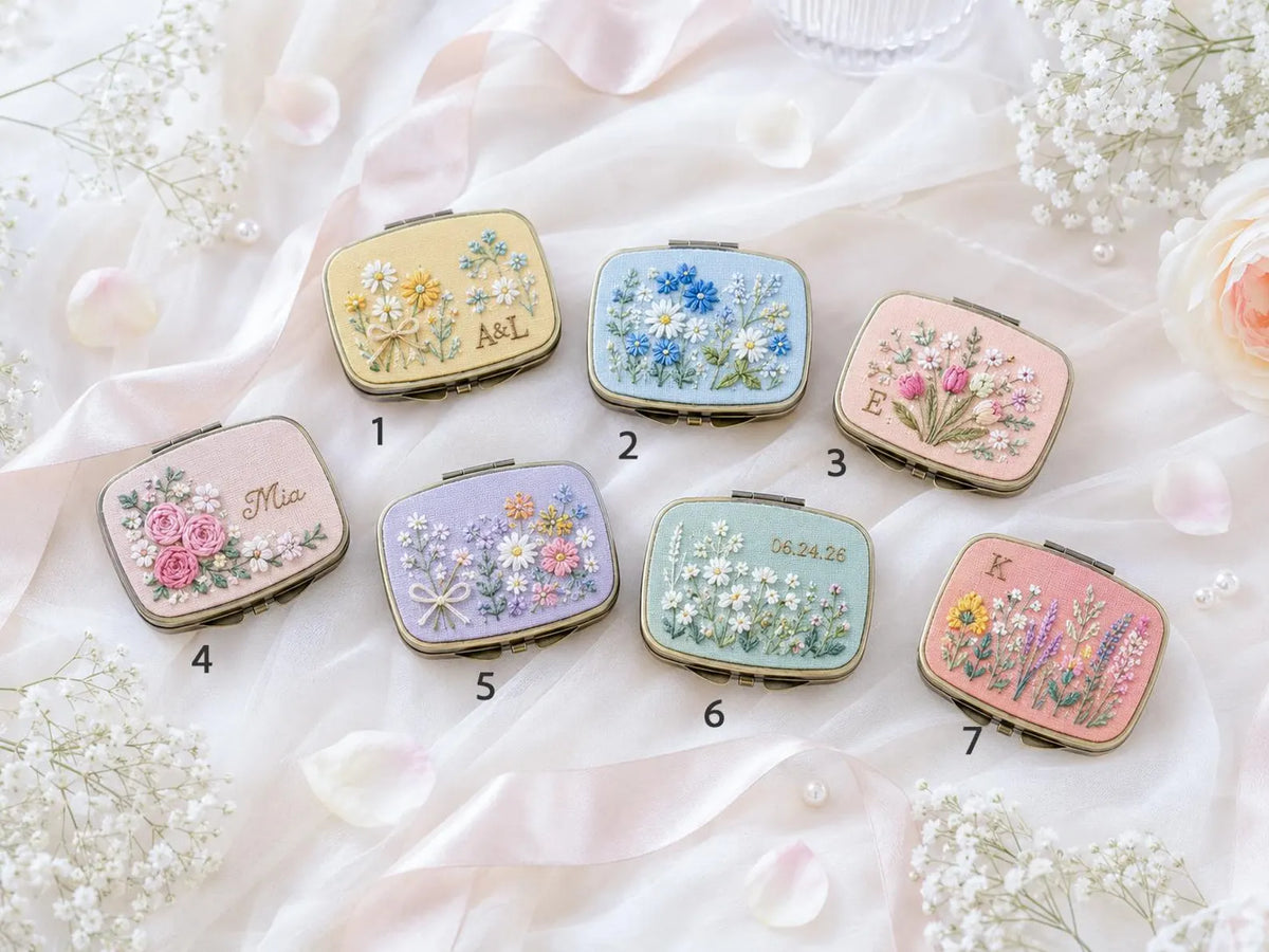 Hand Embroidered Floral Jewelry Box, Personalized Linen Ring Box, Vintage Mini Keepsake Case, Bridesmaid Gift, Wedding Ring Holder Handmade