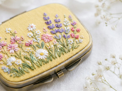 Hand Embroidered Floral Jewelry Box, Personalized Linen Ring Box, Vintage Mini Keepsake Case, Bridesmaid Gift, Wedding Ring Holder Handmade