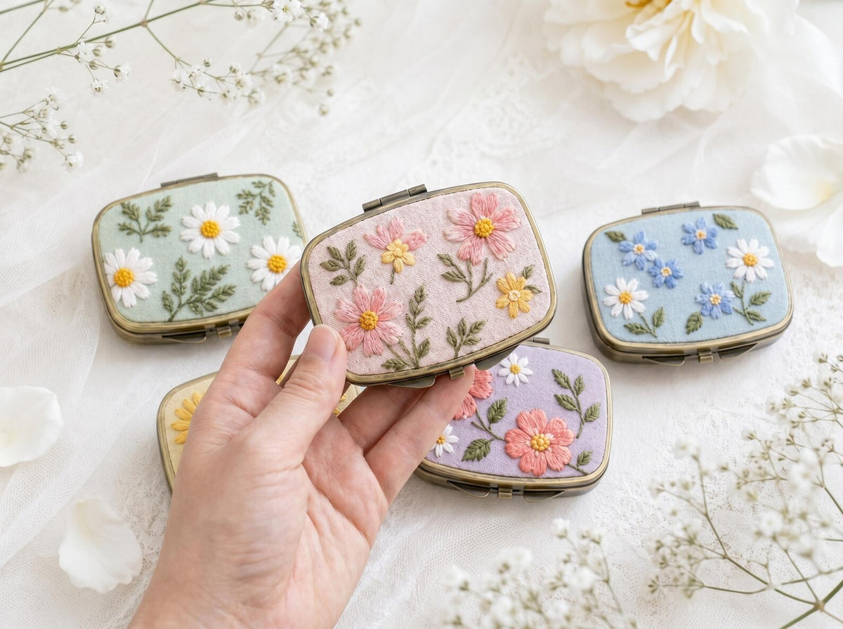Hand Embroidered Floral Jewelry Box, Personalized Linen Ring Box, Vintage Mini Keepsake Case, Bridesmaid Gift, Wedding Ring Holder Handmade