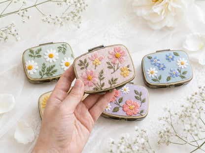 Hand Embroidered Floral Jewelry Box, Personalized Linen Ring Box, Vintage Mini Keepsake Case, Bridesmaid Gift, Wedding Ring Holder Handmade
