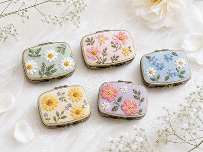 Hand Embroidered Floral Jewelry Box, Personalized Linen Ring Box, Vintage Mini Keepsake Case, Bridesmaid Gift, Wedding Ring Holder Handmade