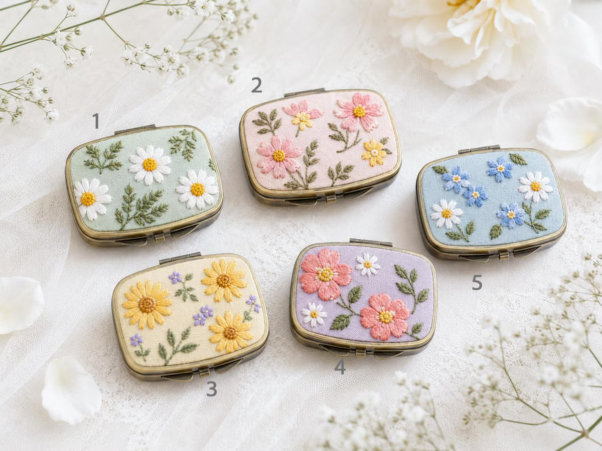 Hand Embroidered Floral Jewelry Box, Personalized Linen Ring Box, Vintage Mini Keepsake Case, Bridesmaid Gift, Wedding Ring Holder Handmade