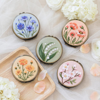Embroidered Floral Compact Mirror, Mini Jewelry Box with Mirror, Handmade Bridesmaid Gift, Travel Purse Mirror Keepsake Gift for Bridesmaids