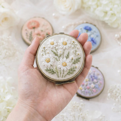 Embroidered Floral Compact Mirror, Mini Jewelry Box with Mirror, Handmade Bridesmaid Gift, Travel Purse Mirror Keepsake Gift for Bridesmaids