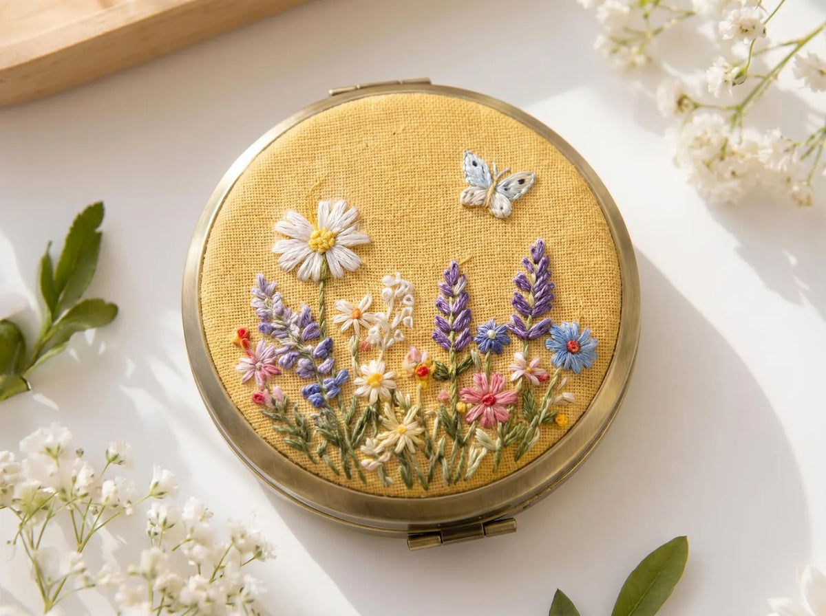 Hand Embroidered Floral Jewelry Box, Personalized Linen Ring Box, Vintage Mini Keepsake Case, Bridesmaid Gift, Wedding Ring Holder