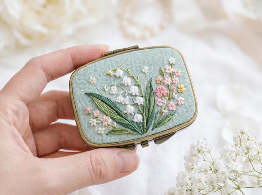 Hand Embroidered Floral Jewelry Box, Personalized Linen Ring Box, Vintage Mini Keepsake Case, Bridesmaid Gift, Wedding Ring Holder Handmade