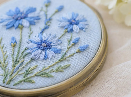 Embroidered Floral Compact Mirror, Mini Jewelry Box with Mirror, Handmade Bridesmaid Gift, Travel Purse Mirror Keepsake Gift for Bridesmaids