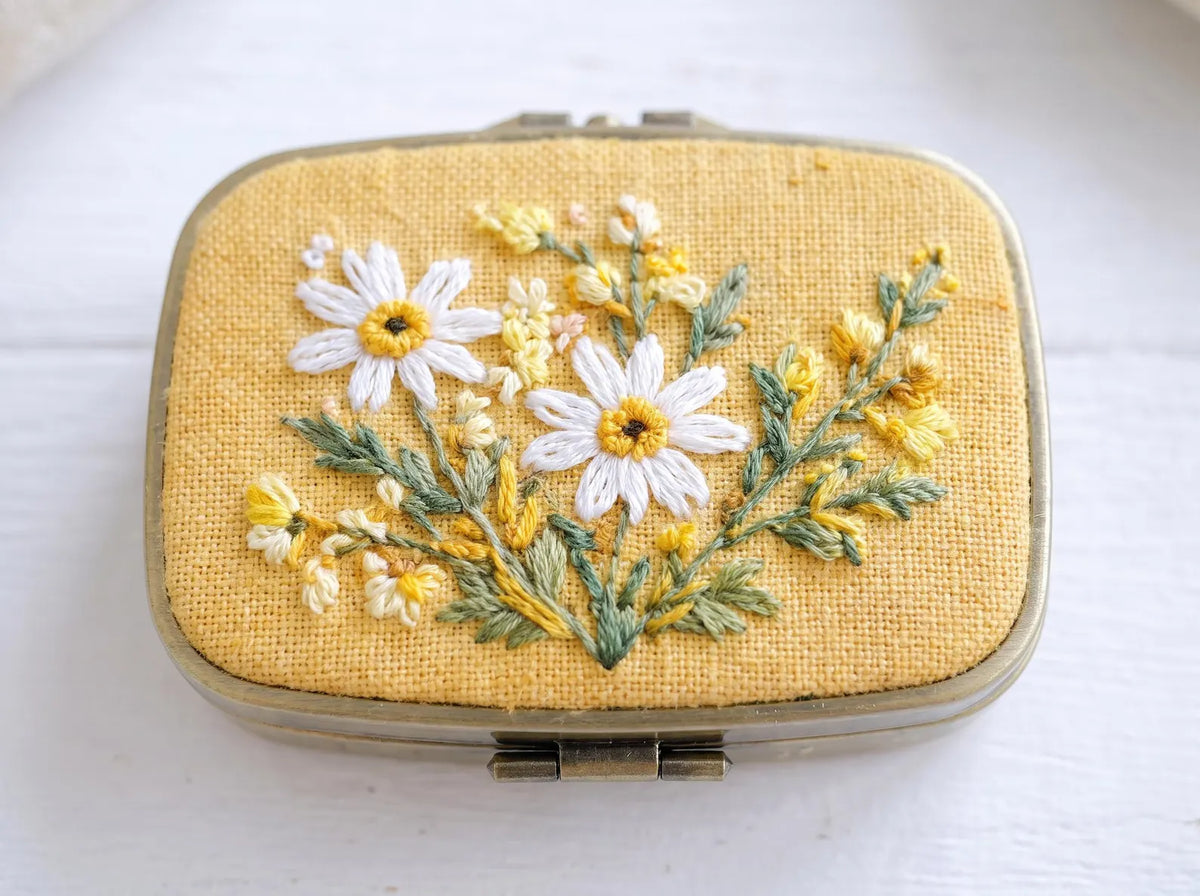Hand Embroidered Floral Jewelry Box, Personalized Linen Ring Box, Vintage Mini Keepsake Case, Bridesmaid Gift, Wedding Ring Holder
