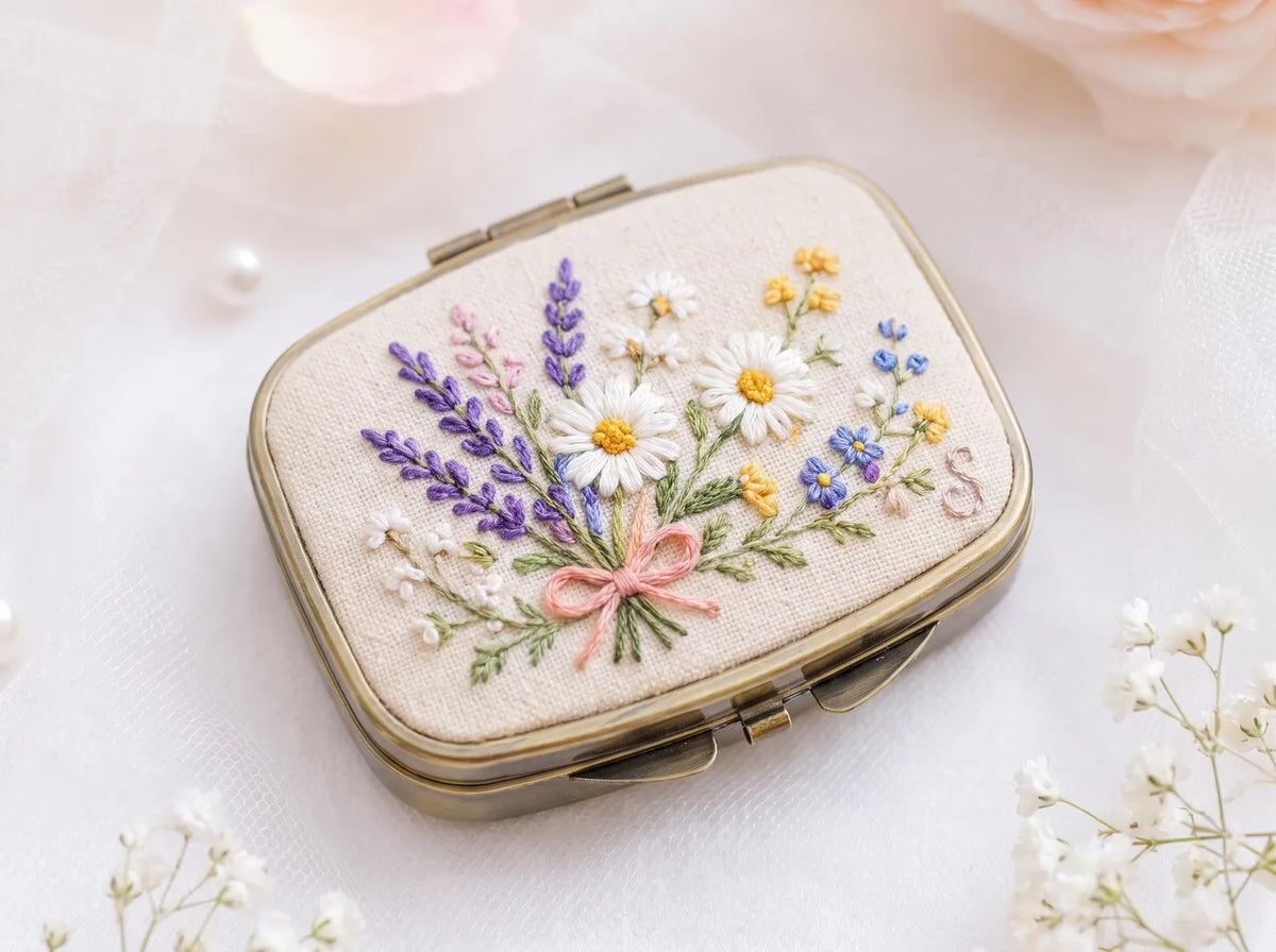 Hand Embroidered Floral Jewelry Box, Personalized Linen Ring Box, Vintage Mini Keepsake Case, Bridesmaid Gift, Wedding Ring Holder