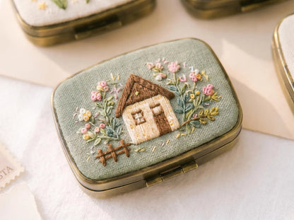 Hand Embroidered Floral Jewelry Box, Personalized Linen Ring Box, Vintage Mini Keepsake Case, Bridesmaid Gift, Wedding Ring Holder
