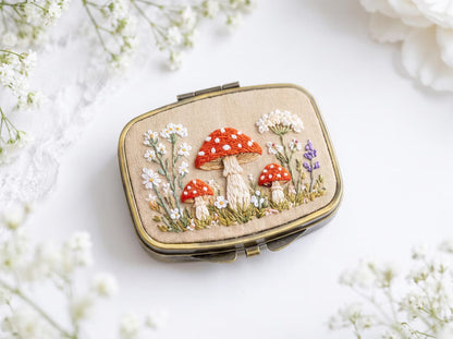 Hand Embroidered Floral Jewelry Box, Personalized Linen Ring Box, Vintage Mini Keepsake Case, Bridesmaid Gift, Wedding Ring Holder