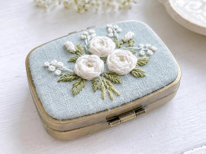 Hand Embroidered Floral Jewelry Box, Personalized Linen Ring Box, Vintage Mini Keepsake Case, Bridesmaid Gift, Wedding Ring Holder