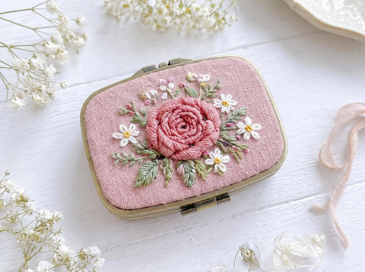 Hand Embroidered Floral Jewelry Box, Personalized Linen Ring Box, Vintage Mini Keepsake Case, Bridesmaid Gift, Wedding Ring Holder