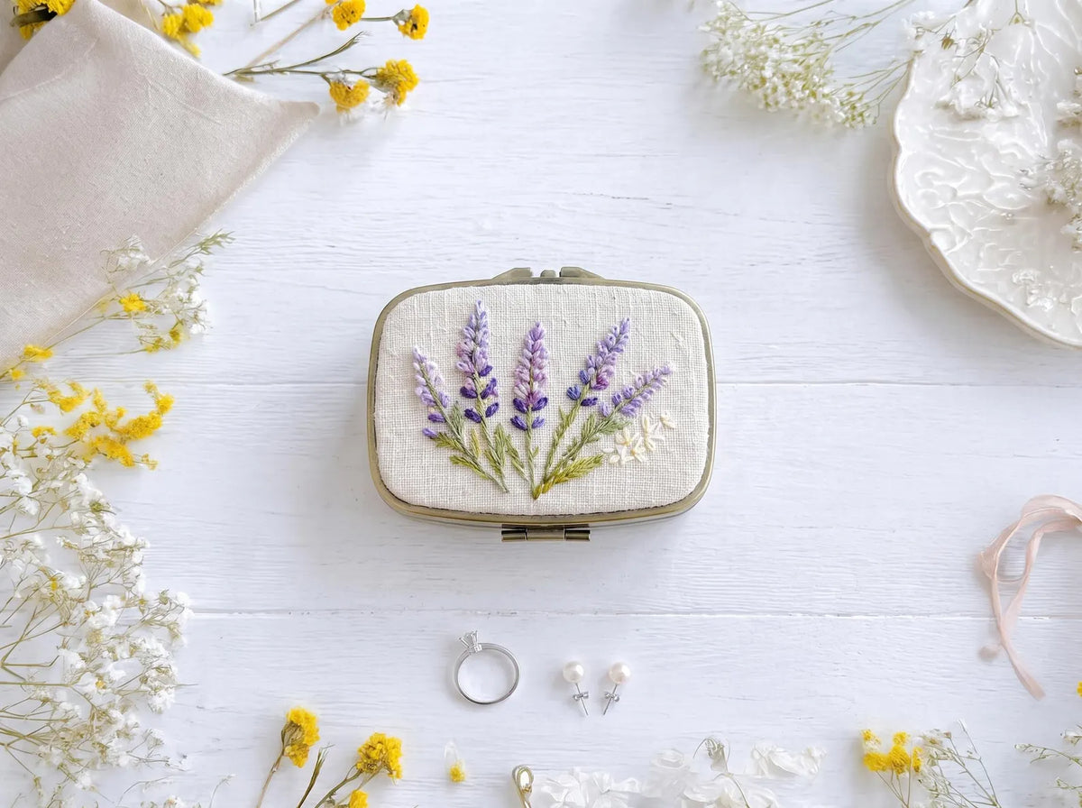 Hand Embroidered Floral Jewelry Box, Personalized Linen Ring Box, Vintage Mini Keepsake Case, Bridesmaid Gift, Wedding Ring Holder