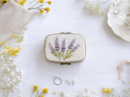 Hand Embroidered Floral Jewelry Box, Personalized Linen Ring Box, Vintage Mini Keepsake Case, Bridesmaid Gift, Wedding Ring Holder