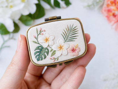 Hand Embroidered Floral Jewelry Box, Personalized Linen Ring Box, Vintage Mini Keepsake Case, Bridesmaid Gift, Wedding Ring Holder (Copy)