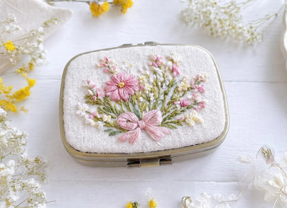 Hand Embroidered Floral Jewelry Box, Personalized Linen Ring Box, Vintage Mini Keepsake Case, Bridesmaid Gift, Wedding Ring Holder